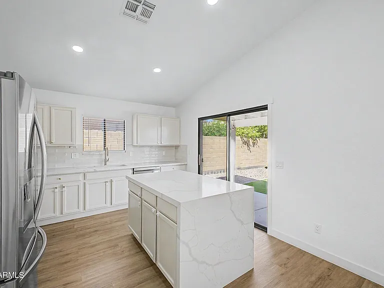16813 N 113th Ave — Photo 9
