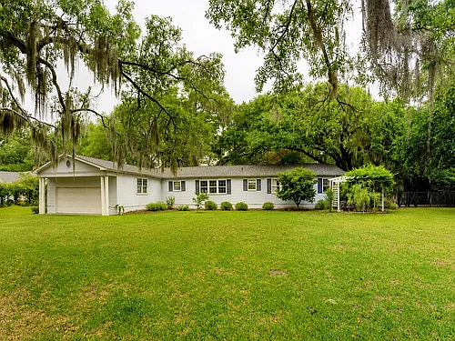 2403 Pine Haven St Photo 1