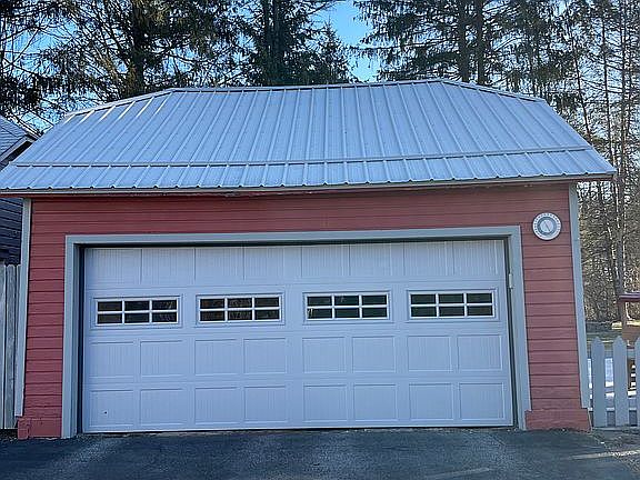 2 Stall Garage