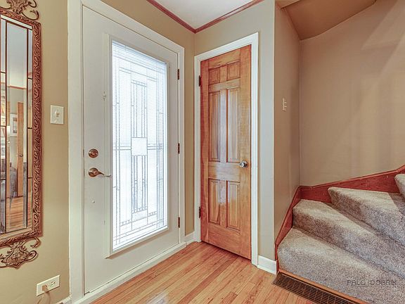 3rd image of 9 N Ashbel Ave