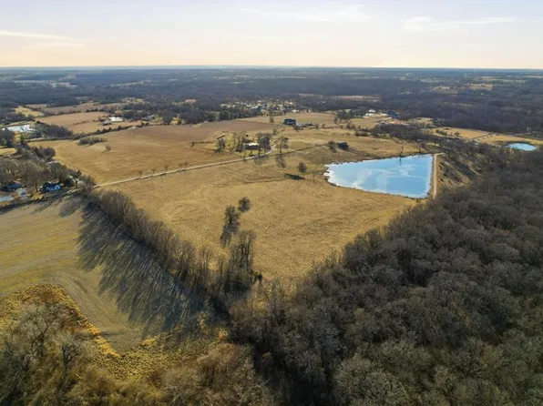 15106 S Stewart Rd, Pleasant Hill, MO 64080