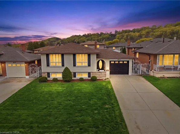 11 Marcella Cres, Hamilton, ON L8K 6E9