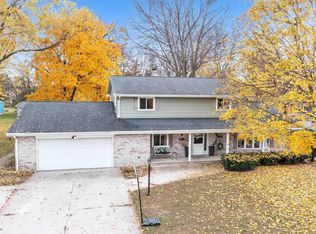 425 Sunset Ct, Denmark, WI 54208