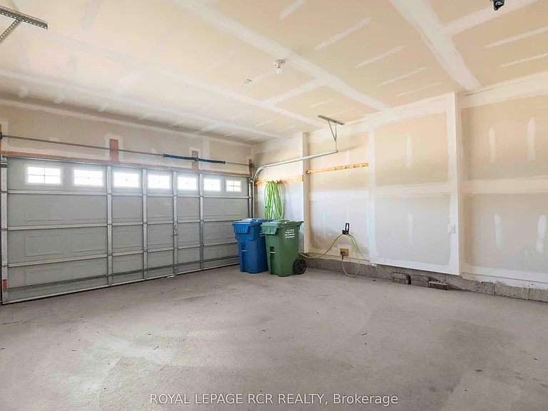 166 Seeley Ave — Photo 43