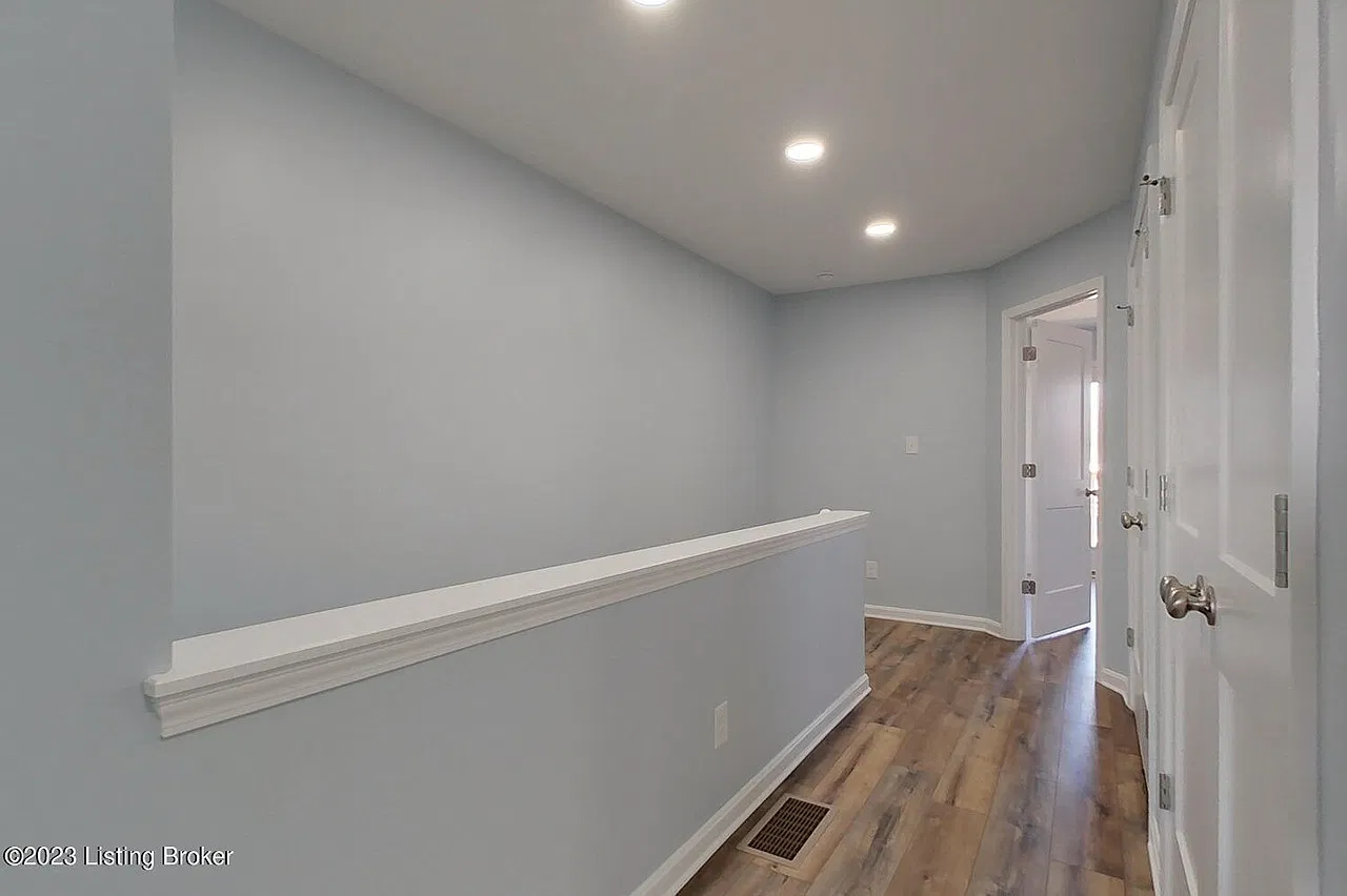 3 bed, 2.5 bath, 1560 sqft, $1,975 — Photo 3