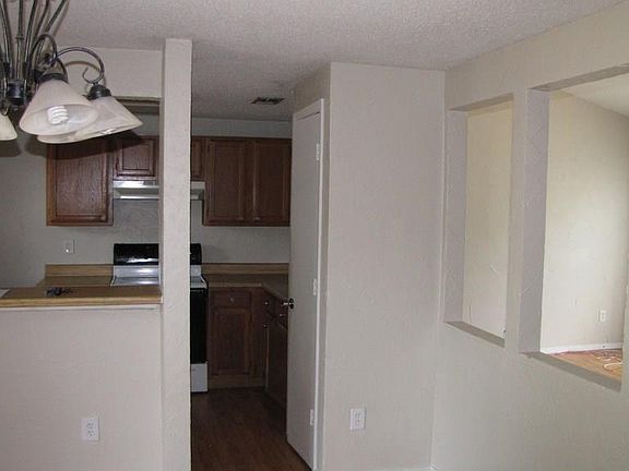 5th image of 3901 Springside Dr