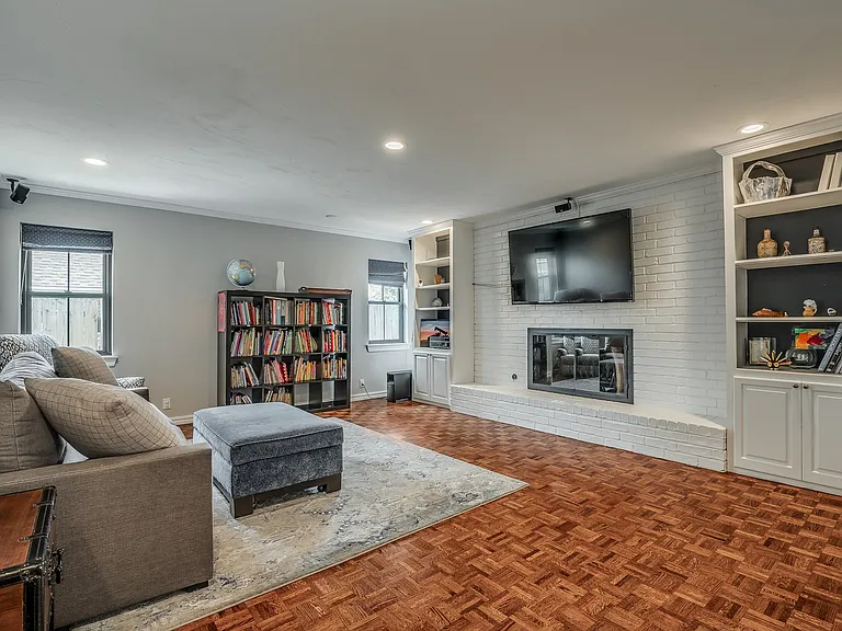 11105 Leaning Elm Rd — Photo 12