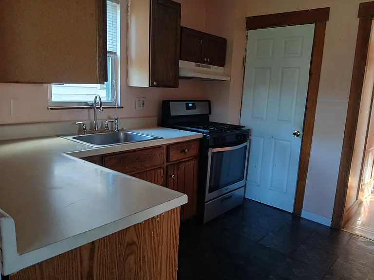 515 Giffin Ave — Photo 6