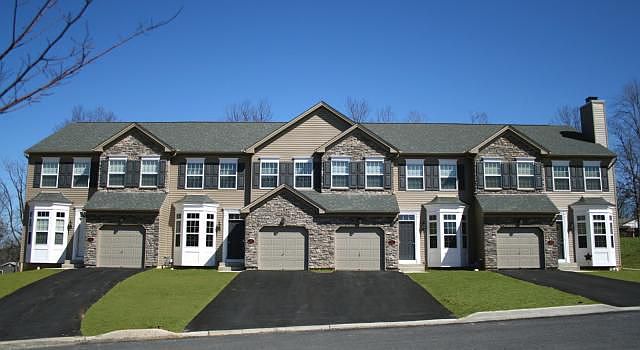 1st image of 12 Hillside Ct N
