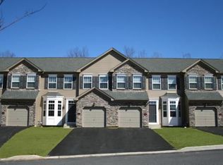 12 Hillside Ct N, Palmer Twp, PA 18045