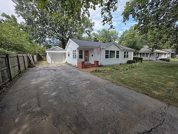 4th image of 1919 E Wayland St