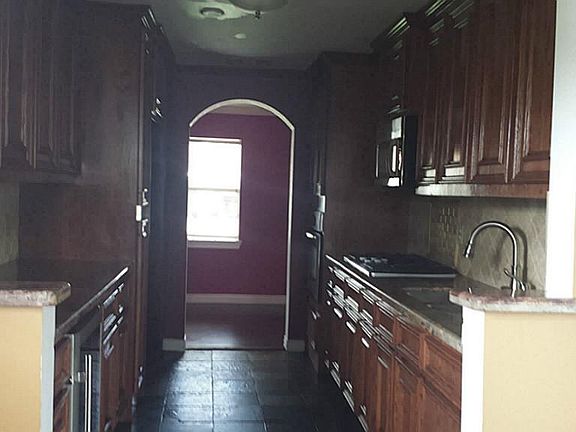 5th image of 805 Palmetto Dr