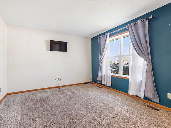 4th image of 3025 Stralow Ln