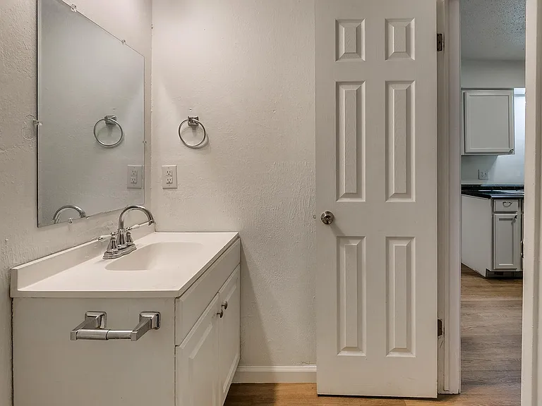 Northwood Apartments — Photo 14