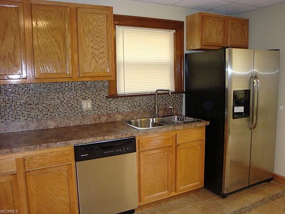 4th image of 10801 Wadsworth Ave