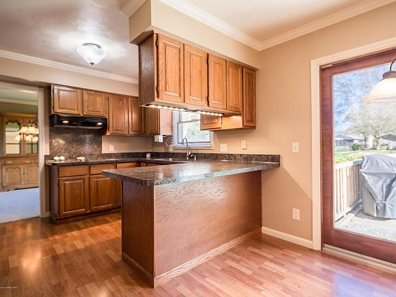 4th image of 12742 Iroquois Dr