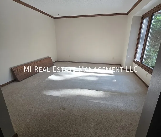 1268 Oakhampton Rd — Photo 15