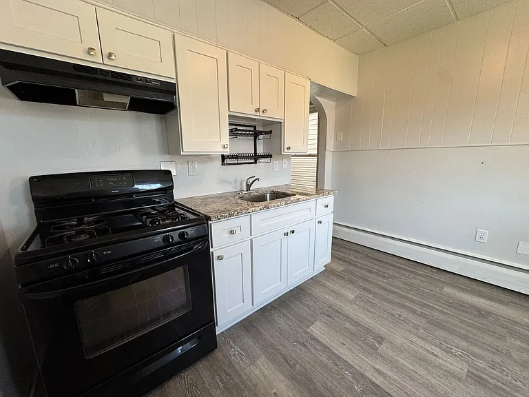 2104 Glendale Ave — Photo 8