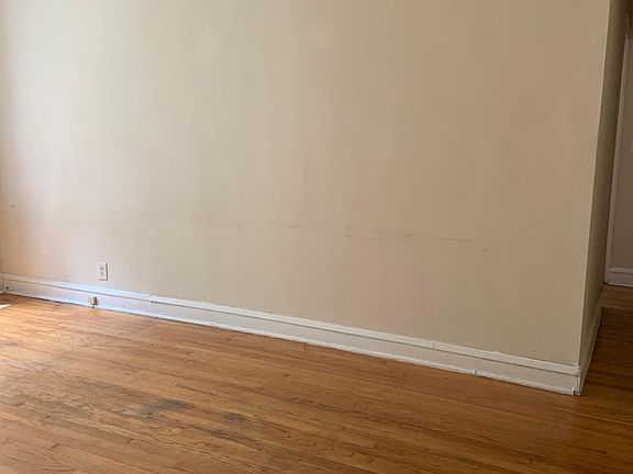 5th image of 4821 N Wolcott Ave