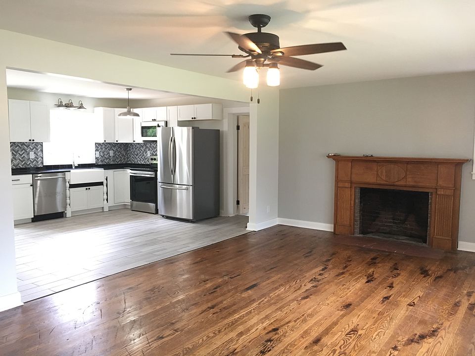 1st image of 140 Arlington Dr