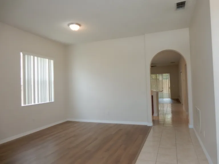 902 Cherry Valley Way — Photo 4