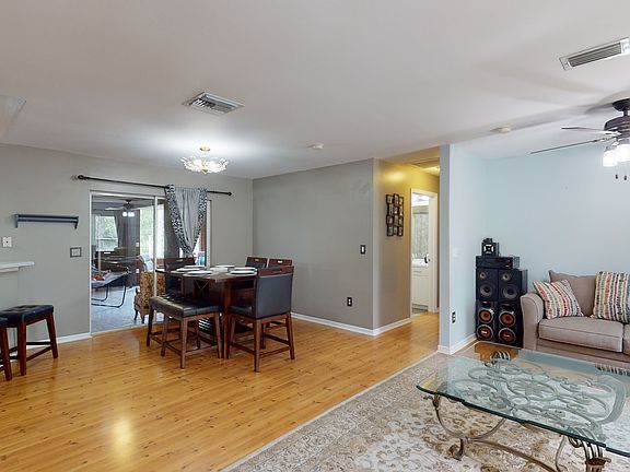 5th image of 3225 72nd Ave NE