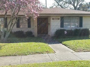 220 Willow Dr, Gretna, LA 70053