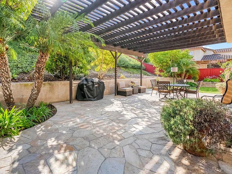 465 Avenida Antonio — Photo 23
