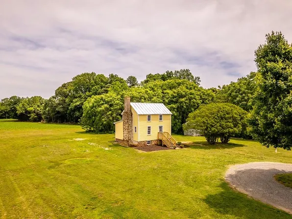 2274 Menokin Rd, Warsaw, VA 22572