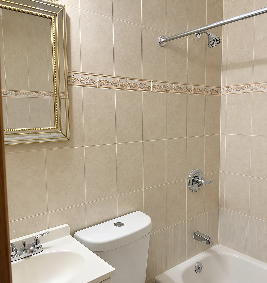 3 bed, 900 sqft, $3,000 — Photo 3