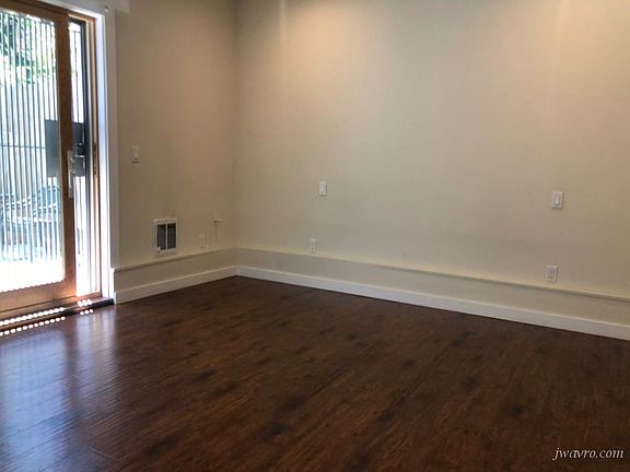 5th image of 1615 Oakdale Ave #1