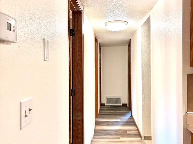 Ivy Apartments — Photo 10