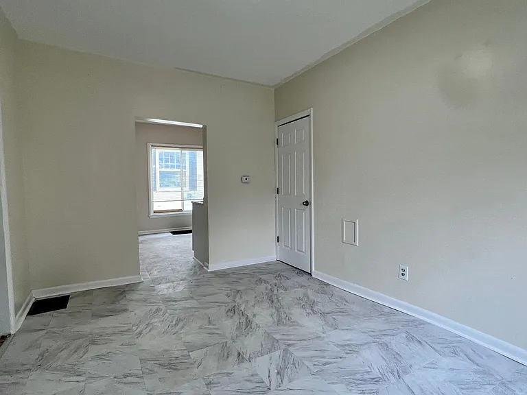 15 Quigley SW — Photo 2
