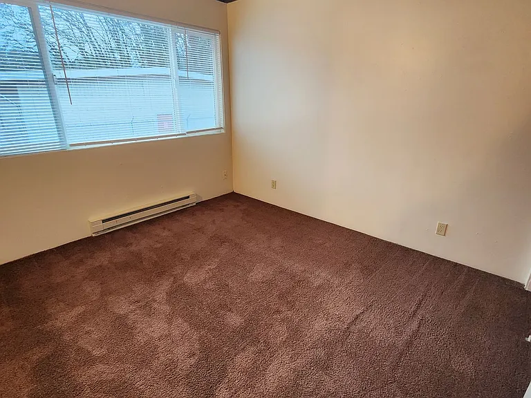 840 SW Grove St — Photo 43
