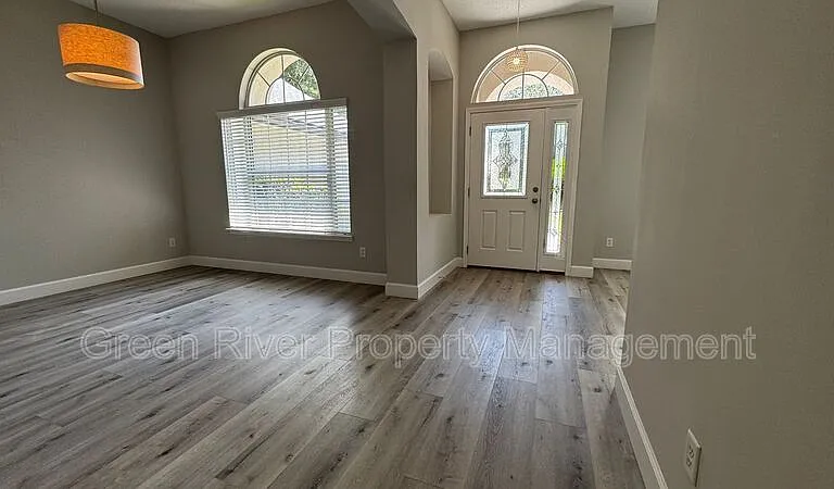 338 Bridgestone Ct — Photo 5