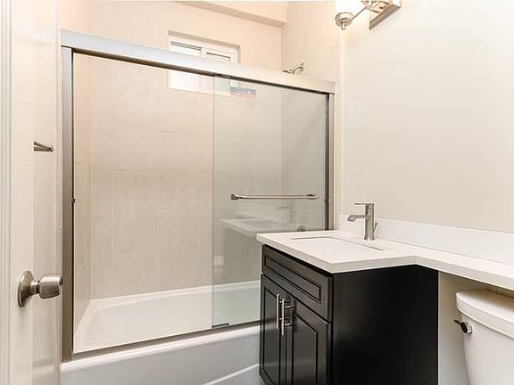 5th image of 625 Leavenworth St APT 501