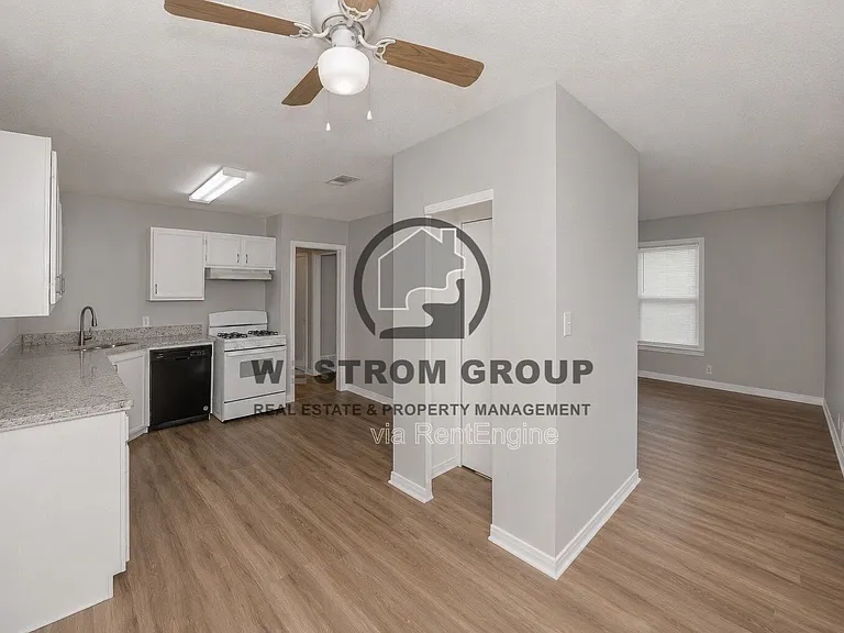 136 Arthur Dr — Photo 12
