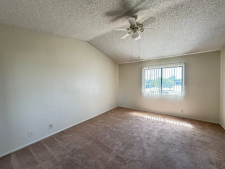 43909 Kennsington Pl — Photo 17
