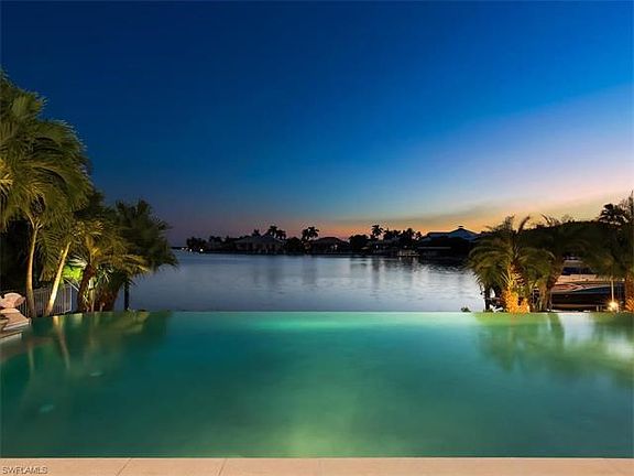 INFINITY POOL ON FREDRICK BAY