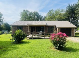 737 McQuade Cir, McMinnville, TN 37110