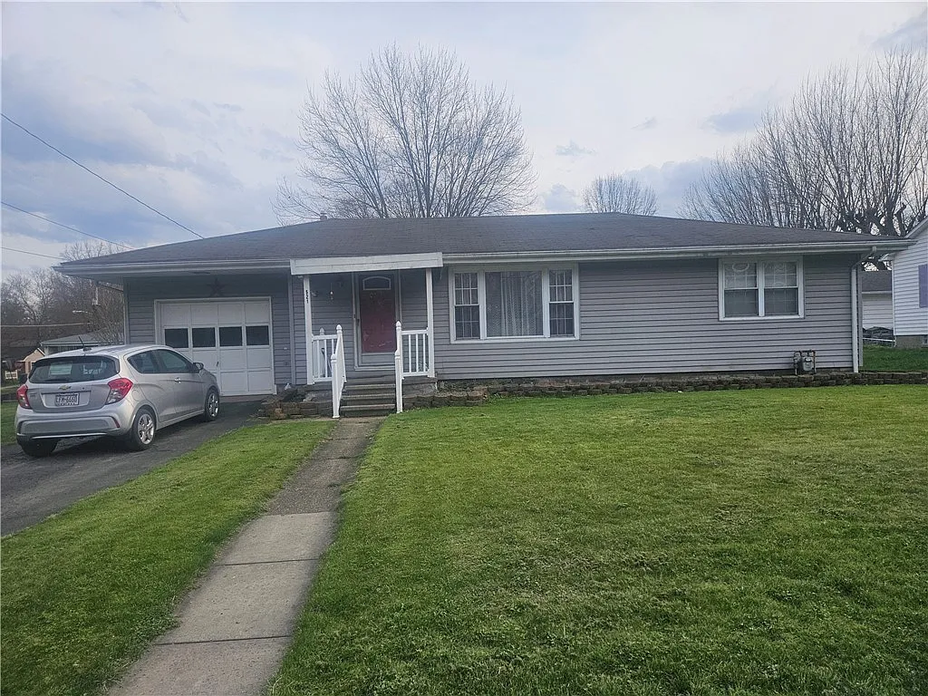 521 W Butler St photo 1