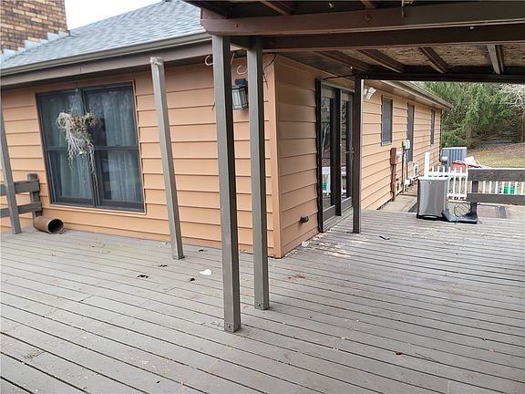 5th image of 414 Mission Place