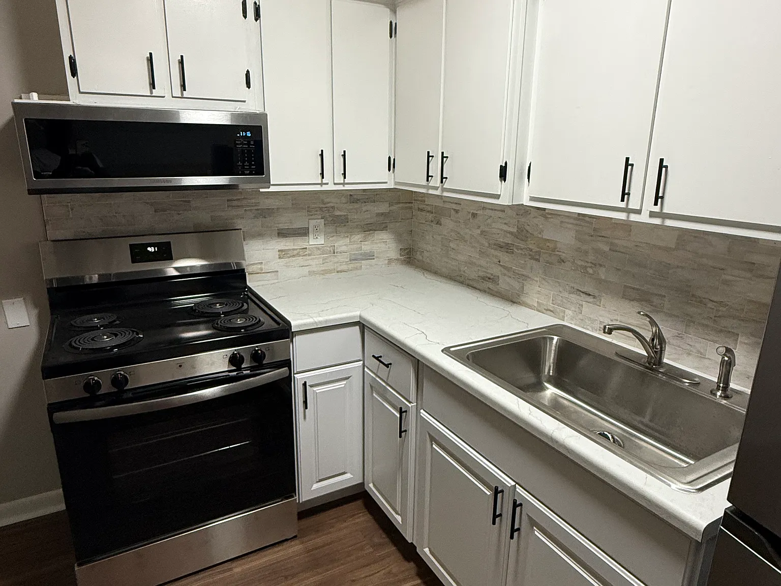 1 bed, 425 sqft, $935 — Photo 4