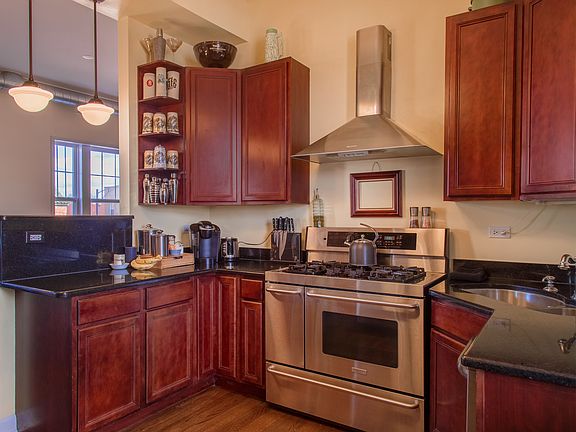4th image of 3300 W Armitage Ave #3