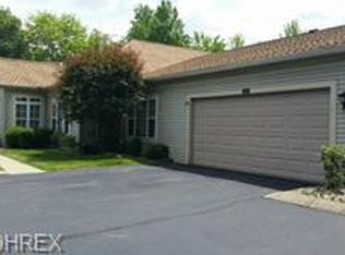 2 Hunters Woods Blvd #2D, Canfield, OH 44406