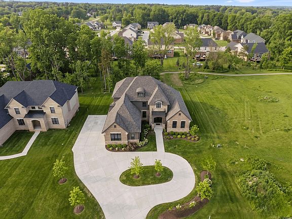 2nd image of 1055 Avon Rd