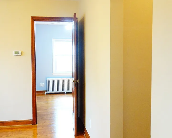 806 Houston Ave — Photo 4