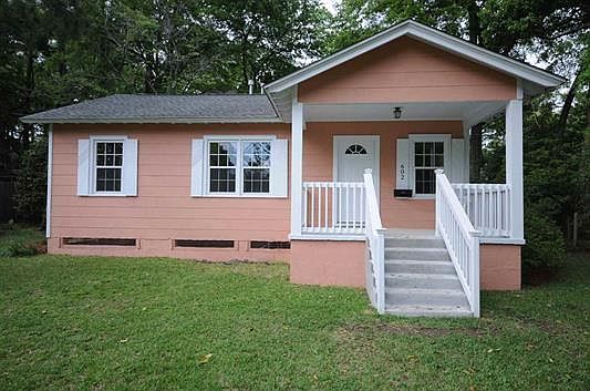 1st image of 602 Collins Dr