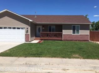 609 Olive Cir, Rawlins, WY 82301