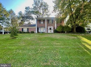 1124 Colonial Rd, Lancaster, PA 17603